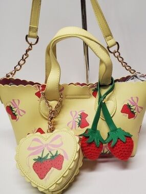 Juicy Couture Strawberry Print Mini Tote Crossbody 🍓💛 NWT | Charm + Coin Pouch